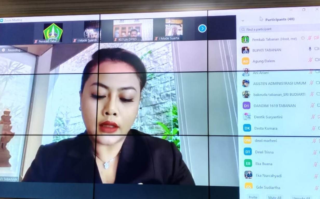 podiumnews.com- Bupati Tabanan Sampaikam Pengantar Ranperda Perubahan APBD TA 2020